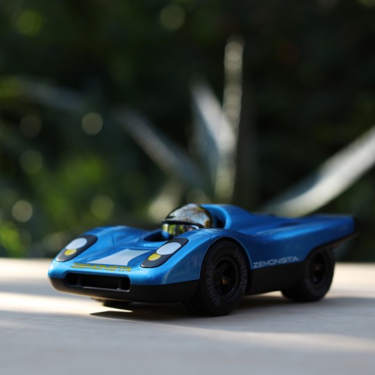 Playforever Zemonsta Hans Blue