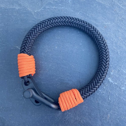 Shackle Bracelet Black & Orange